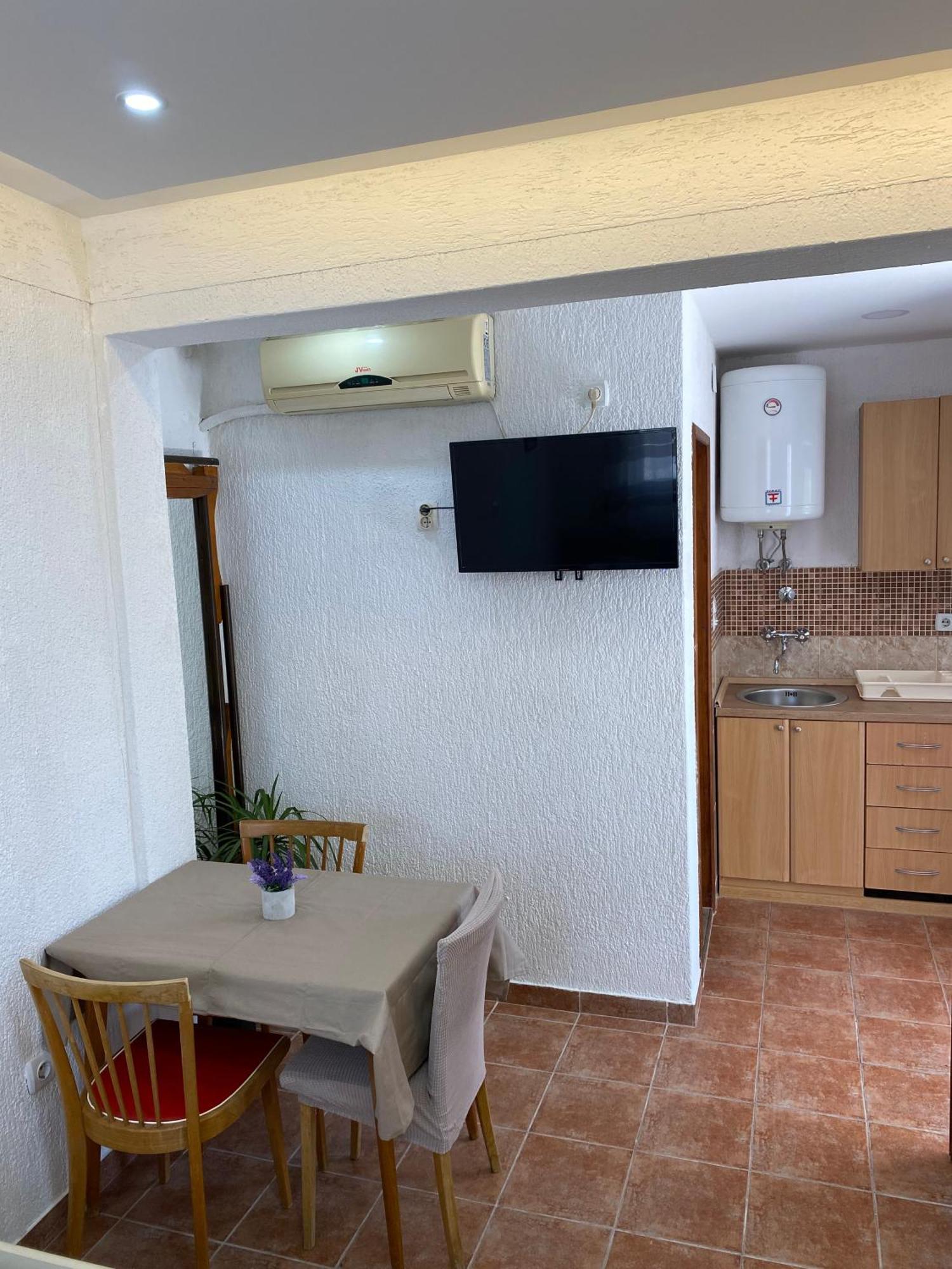 Ino Apartments Tivat Exterior photo
