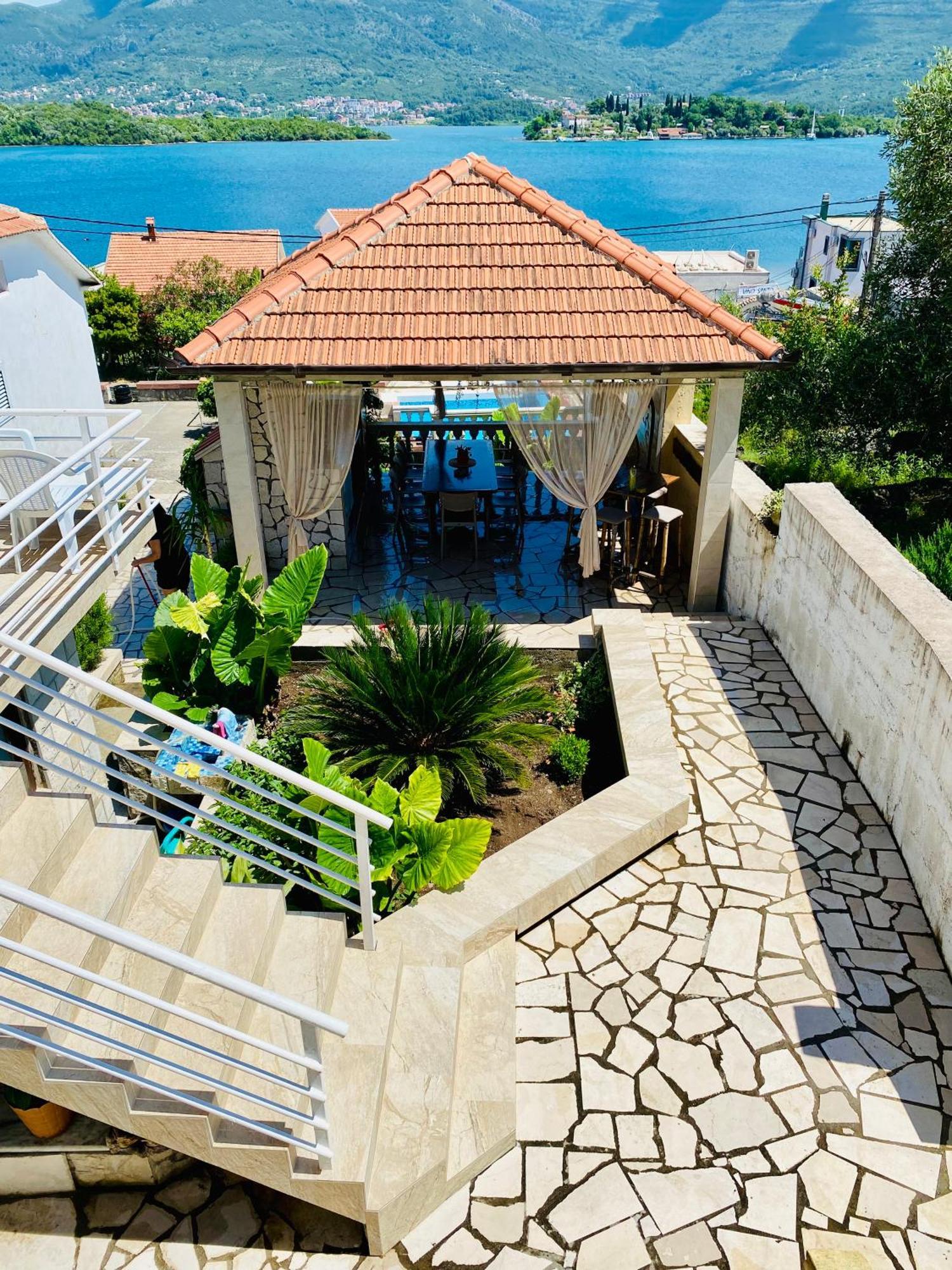 Ino Apartments Tivat Exterior photo